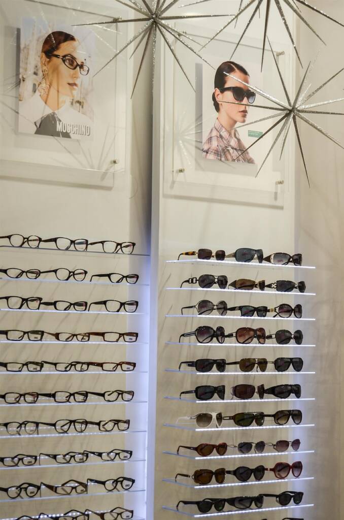 Essential Guide to Urgent Eye Care Services in Norwich 9 Essential Guide to Urgent Eye Care Services in Norwich glasses 427970 1280 678x1024 1